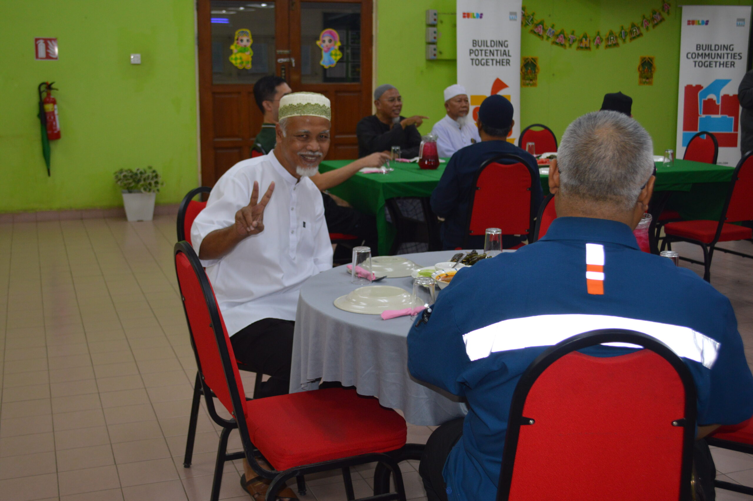 Perak Hanjoong Simen Celebrates Ramadan