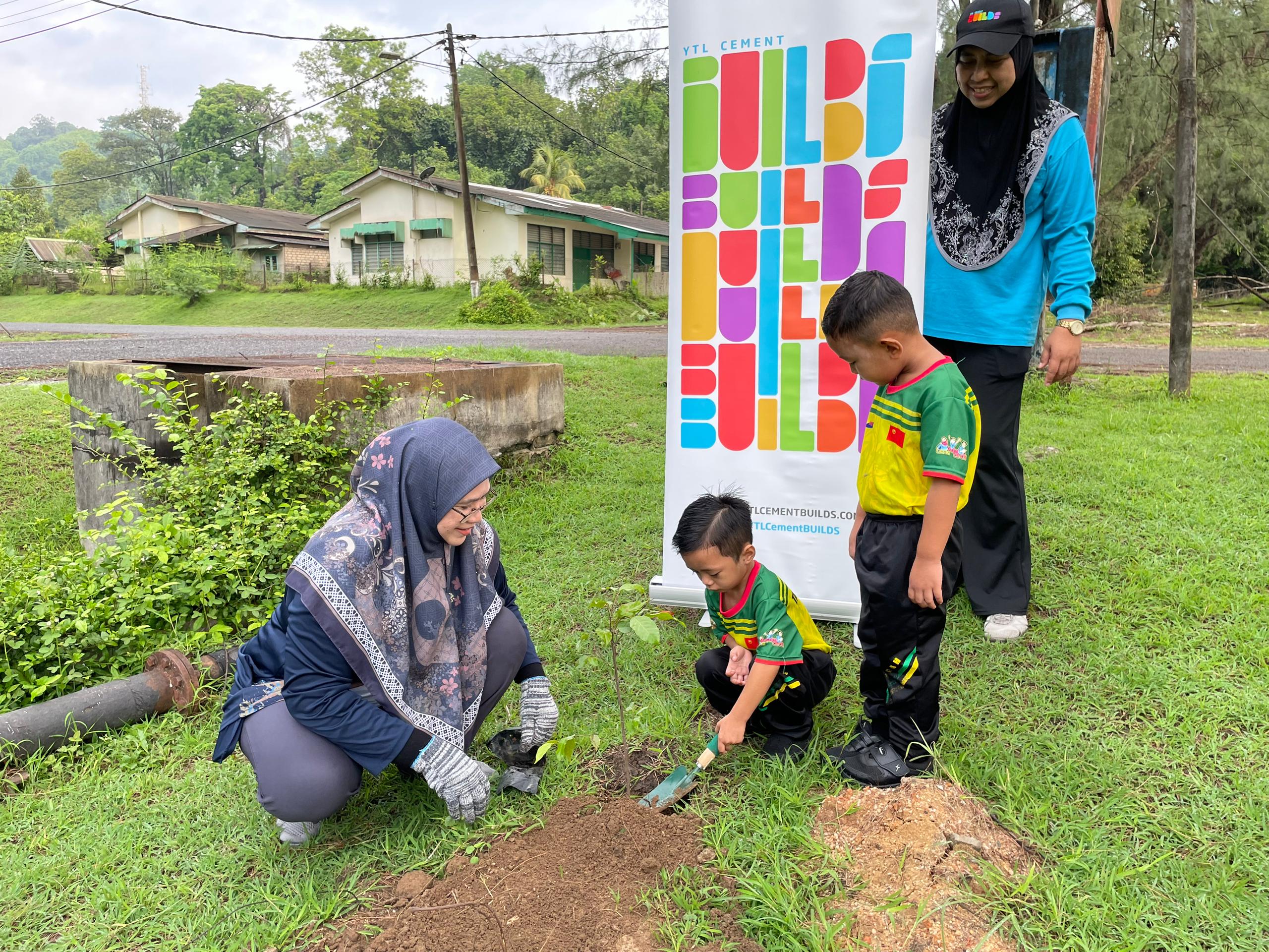 Tree planting 4